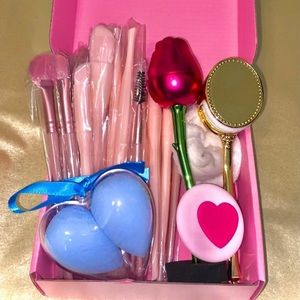 Makeup Application Gift Bundle